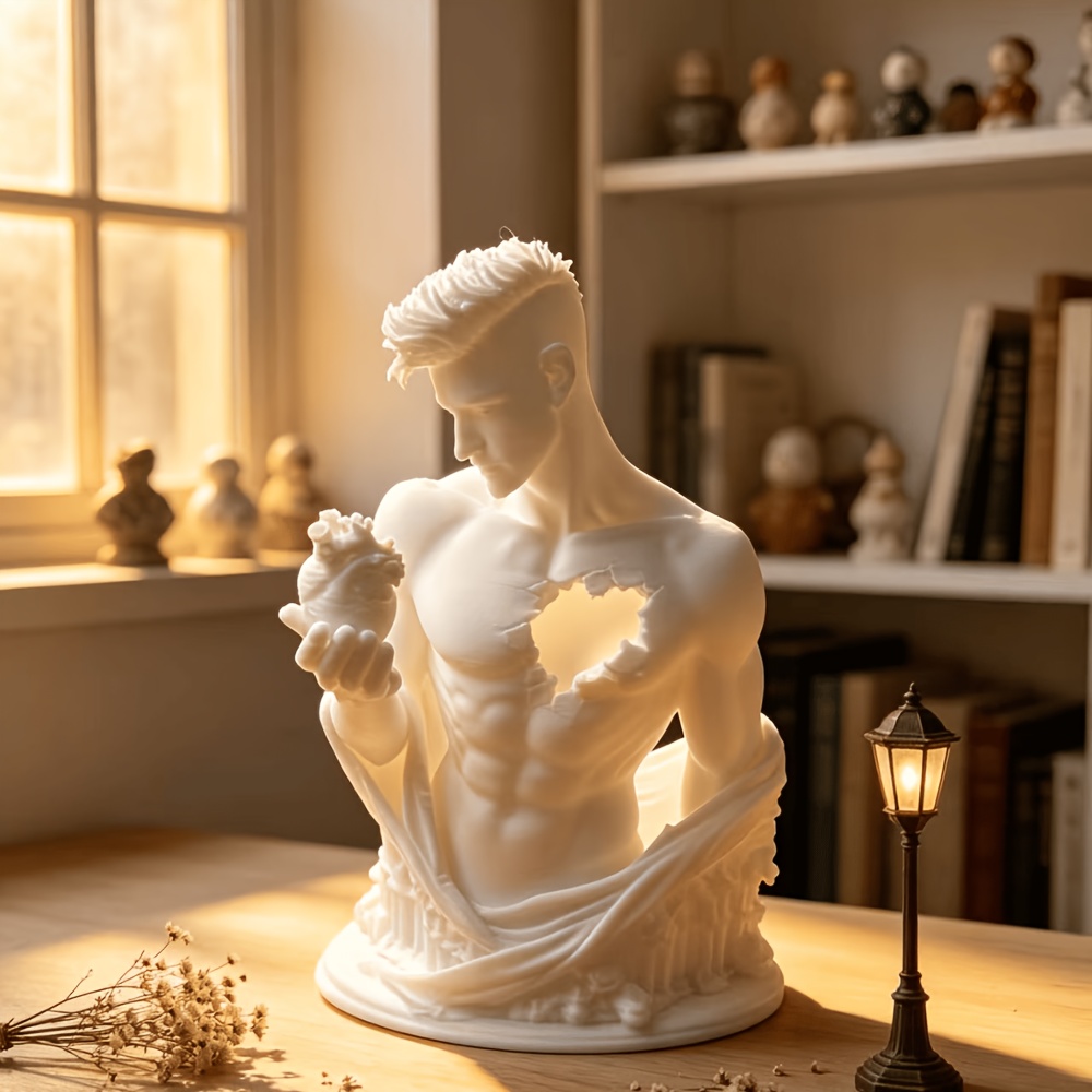 Office Furniture Wholesale - Escultura de Busto Masculino com Coração